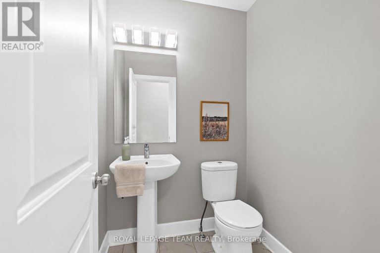 28459727/24-knockaderry-crescent/half-moon-bay/ottawa/ontario/K2J6H2_26
