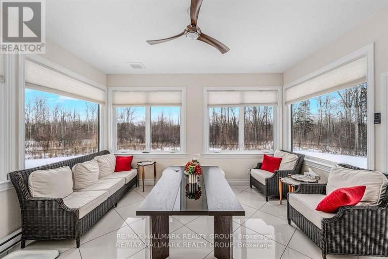 29584360/699-ballycastle-crescent/riverside-south/ottawa/ontario/K1X0A4_21