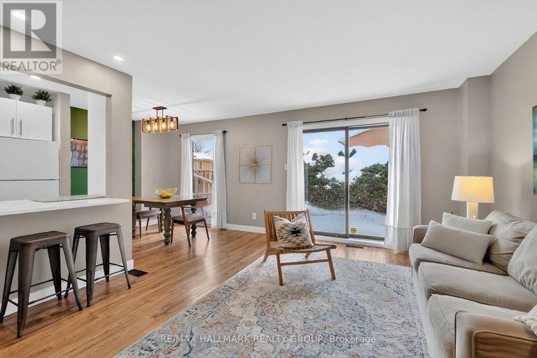 29379154/12-black-forest-lane/arbeatha-park/ottawa/ontario/K2H5C8_13