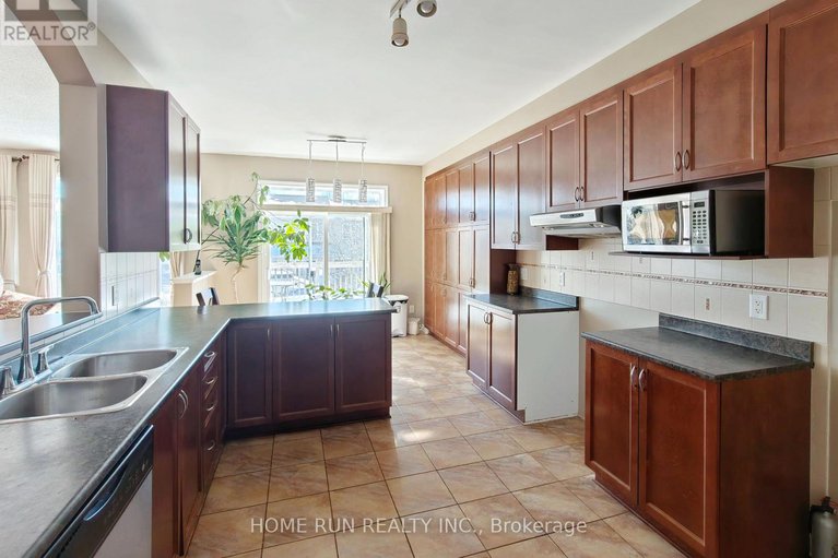 29419101/75-polo-lane/emerald-meadowstrailwest/ottawa/ontario/K2M2Y4_6