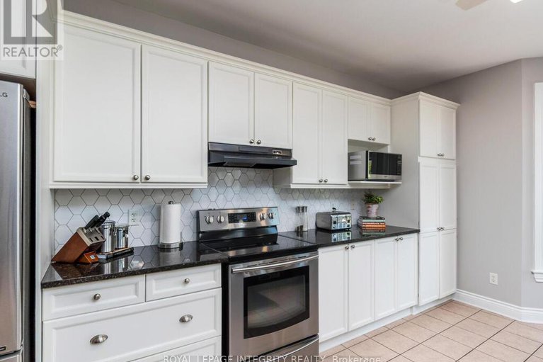 28652325/59-friendly-crescent/stittsville-south/ottawa/ontario/K2S2B6_10