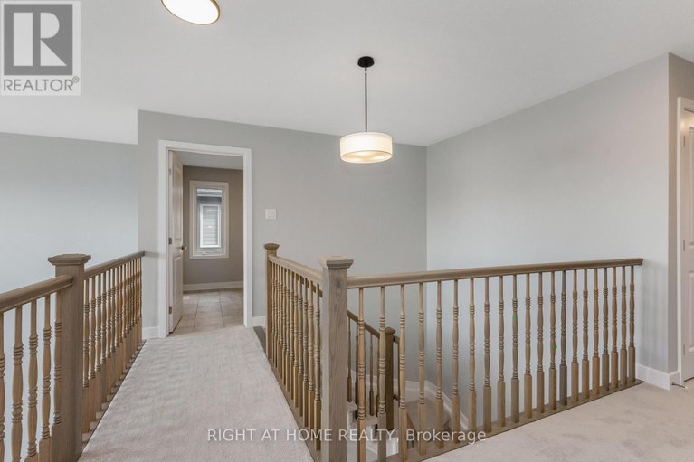 28455022/584-paakanaak-avenue/blossom-parkkemp-parkfindlay-creek/ottawa/ontario/K1X0J6_27