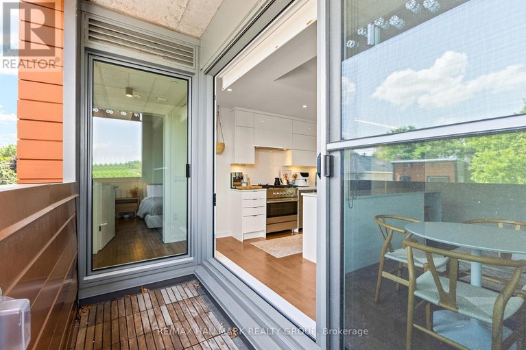 29444670/207-135-barrette-street/vanier/ottawa/ontario/K1L7Z9_42