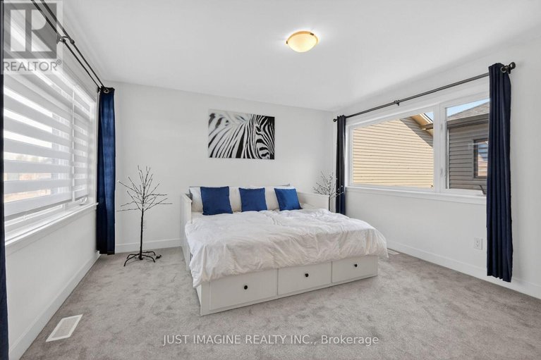 29583767/32-edenbridge-court/mer-bleuebradley-estatesanderson-park/ottawa/ontario/K1W0P1_34