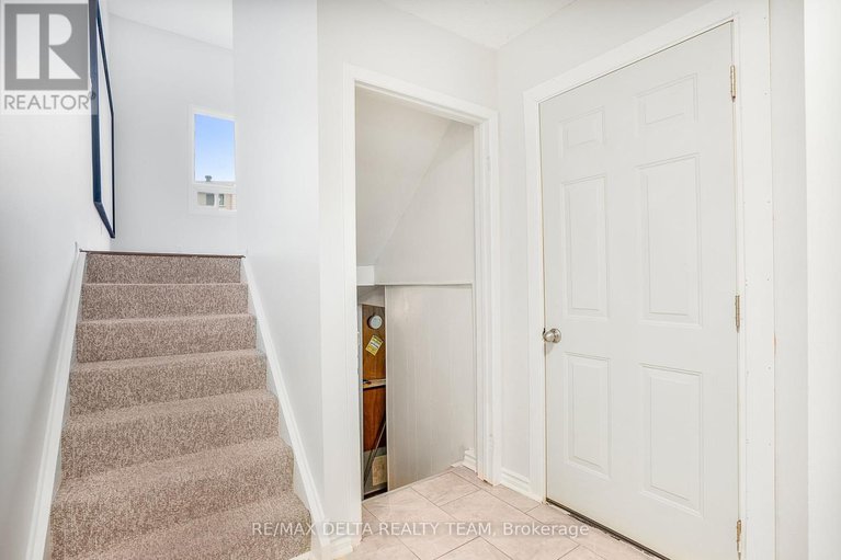 28252608/49-2115-erinbrook-crescent/sheffield-glenindustrial-park/ottawa/ontario/K1B4J5_19