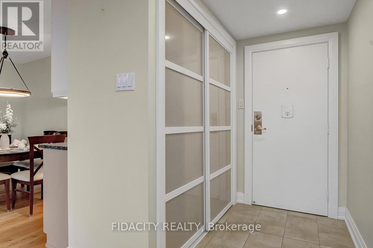 29082045/908-1195-richmond-road/woodroffe/ottawa/ontario/K2B8E4_4