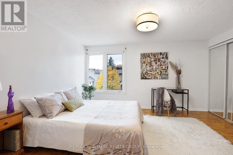 29030661/1637-saxony-crescent/pineview/ottawa/ontario/K1B5K8_18