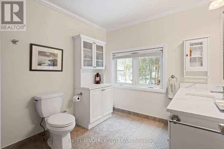 29611922/3-hazelwood-way/manotick-long-island-nicholls-island/ottawa/ontario/K2C3H1_18