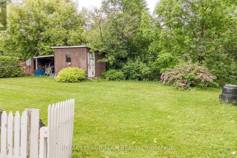 28469840/329-wylie-street/almonte/mississippi-mills/ontario/K0A1A0_10