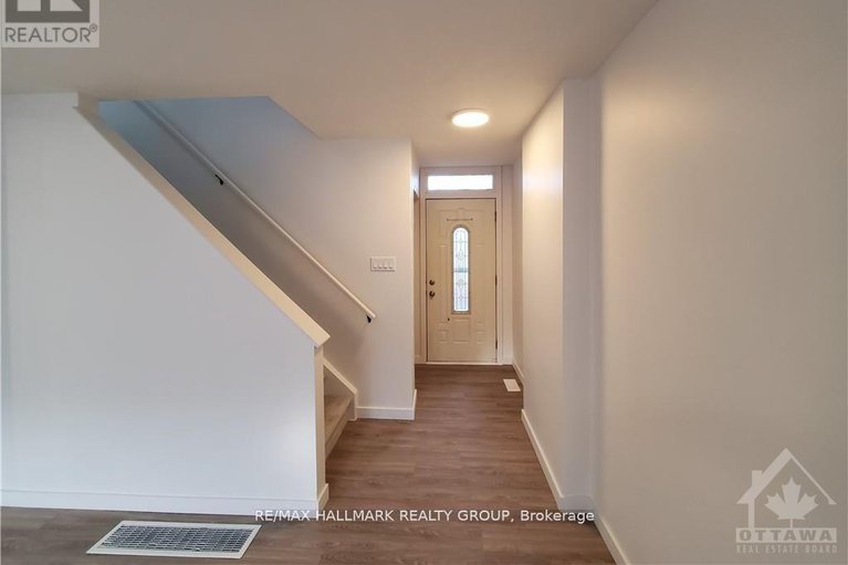 28536755/12-tybalt-crescent/westcliffe-estates/ottawa/ontario/K2H8J5_3