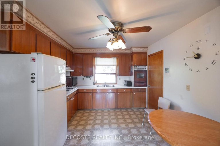 28954705/45-clement-street/alexandria/north-glengarry/ontario/K0C1A0_9