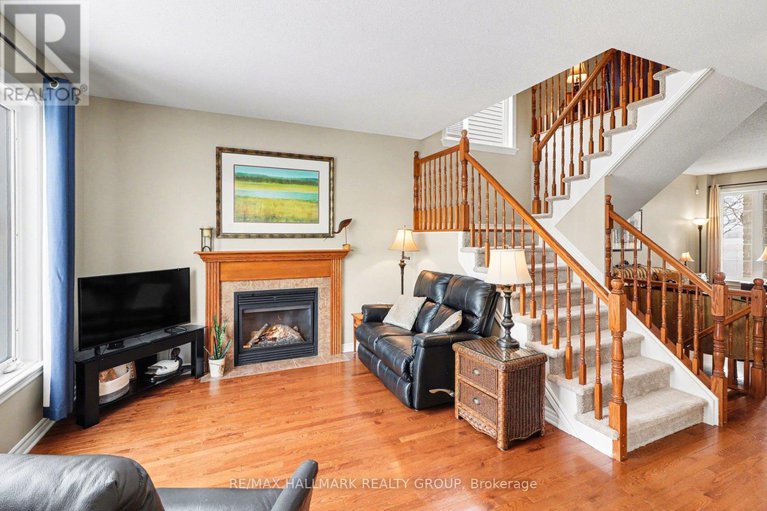 29357933/241-trail-side-circle/springridgeeast-village/ottawa/ontario/K4A5B5_11