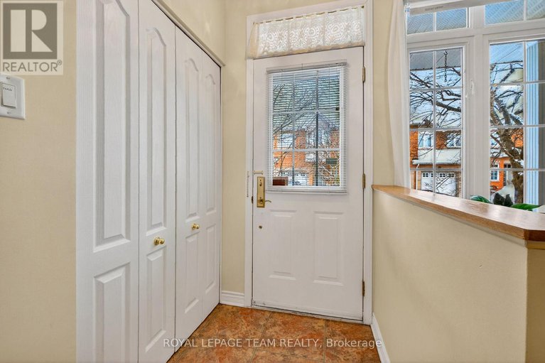 29366732/52-great-oak-private/riverview-park/ottawa/ontario/K1G6P8_8