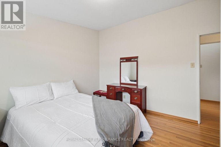 29578731/1989-michigan-avenue/urbandale-acres/ottawa/ontario/K1H6Y1_20