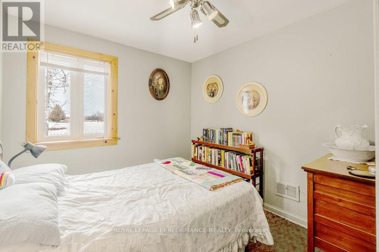 28070954/167-mafeking-avenue/manor-park/ottawa/ontario/K1K2V4_28