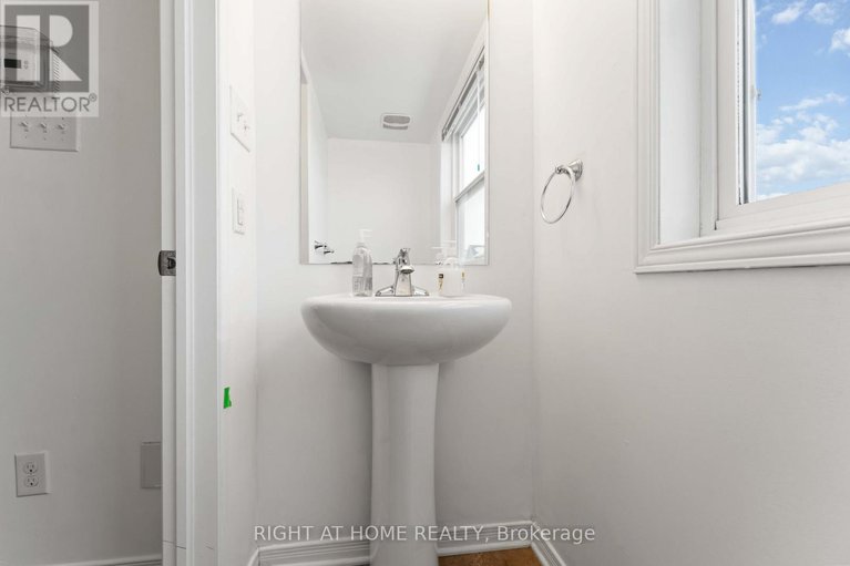 29253967/364-moffatt-pond-court/cedargrovefraserdale/ottawa/ontario/K2J0C7_12