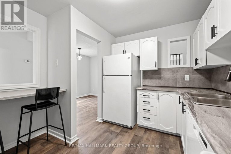 28871601/1083-millwood-court/convent-glen-north/ottawa/ontario/K1C3E9_10