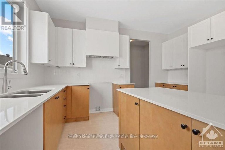 28677546/288-appalachian-circle/half-moon-bay/ottawa/ontario/K2J6X2_8