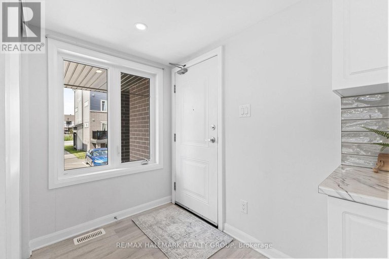 28585720/d-706-amberwing-private/avalon-west/ottawa/ontario/K4A5H5_3