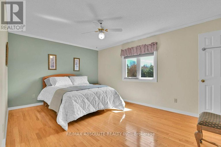 29665092/535-gascon-street/village-of-russell/russell/ontario/K4R1C6_19