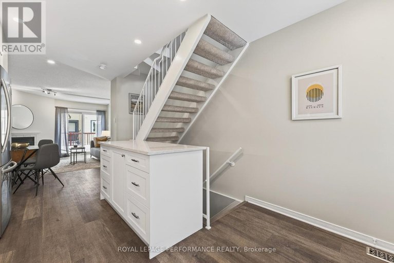 29325303/90d-templeton-street-e/sandy-hill/ottawa/ontario/K1N6X3_11