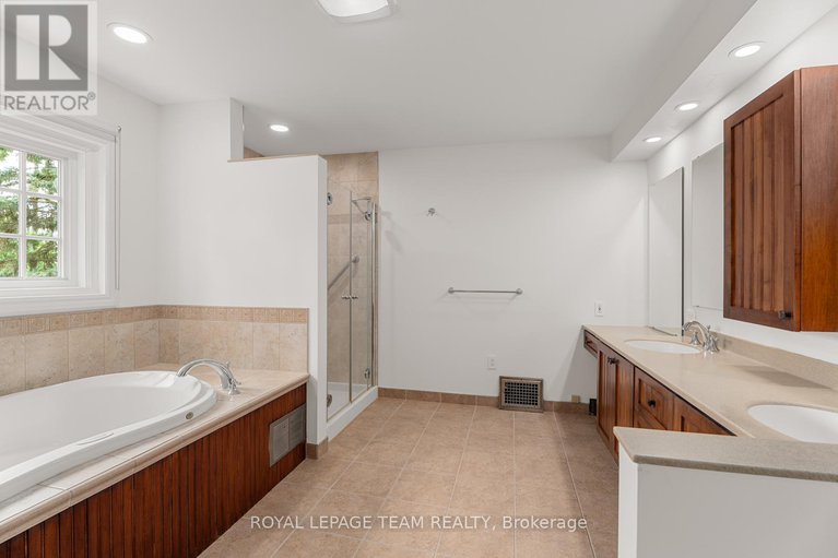 28683200/308-manor-avenue/rockcliffe/ottawa/ontario/K1M0H8_15