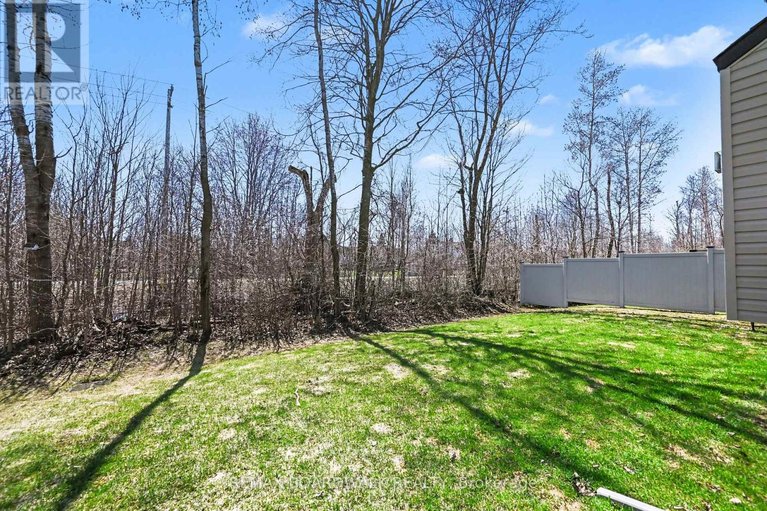 29647826/160-hybrid-street/embrun/russell/ontario/K0A1W0_32