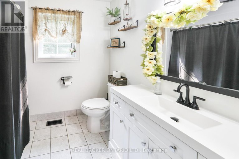 29067289/8-benjamin-lane/north-grenville-twp-kemptville-east/north-grenville/ontario/K0G1J0_18