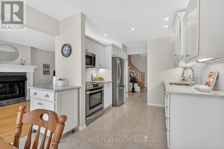 29501810/318-liard-street/stittsville-south/ottawa/ontario/K2S1J8_18