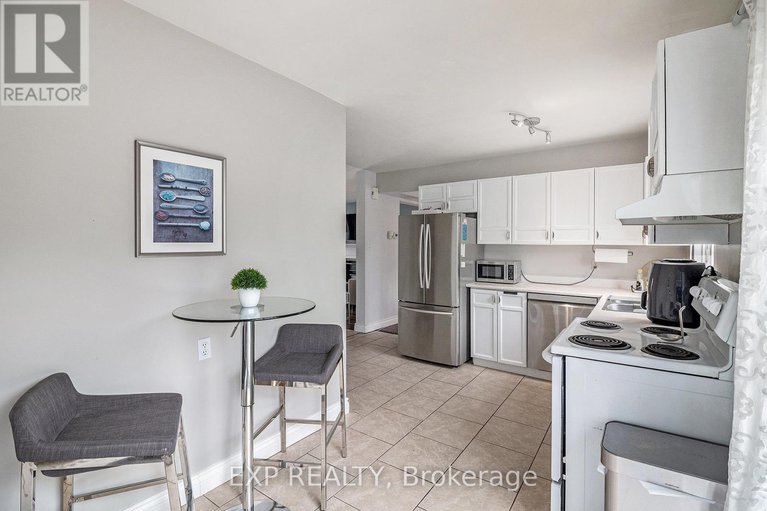 28182200/302-cote-royale-crescent/bilberry-creekqueenswood-heights/ottawa/ontario/K1E3L7_12