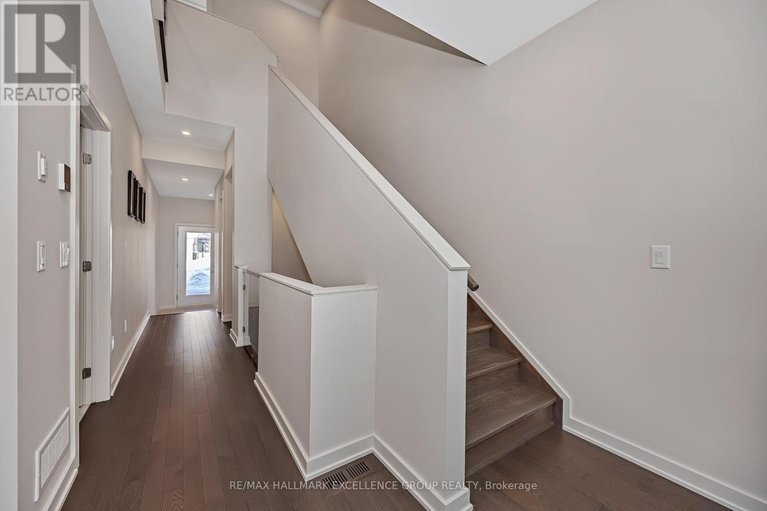 29400728/677-honeydew-street/riverside-southgloucester-glen/ottawa/ontario/K1X0K5_18