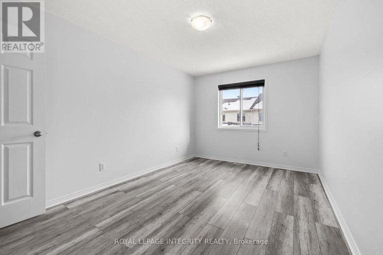 29348101/213-opus-street/emerald-meadowstrailwest/ottawa/ontario/K2S0J2_30