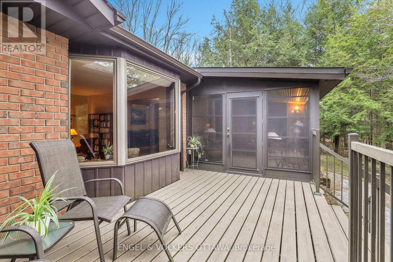 28202827/7-deerfield-drive/mcnabbraeside-twps/mcnabbraeside/ontario/K0A3L0_24