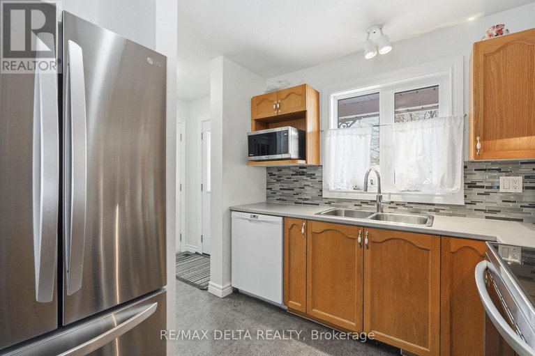 29445828/301-bonavista-street/town-of-rockland/clarence-rockland/ontario/K4K1N8_17