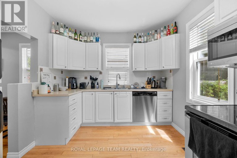28760910/240-garneau-street/vanier/ottawa/ontario/K1L7T8_9