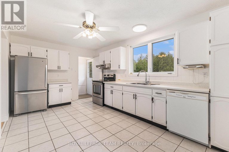 28532588/104-burns-drive/mcnabbraeside-twps/mcnabbraeside/ontario/K0A1G0_12