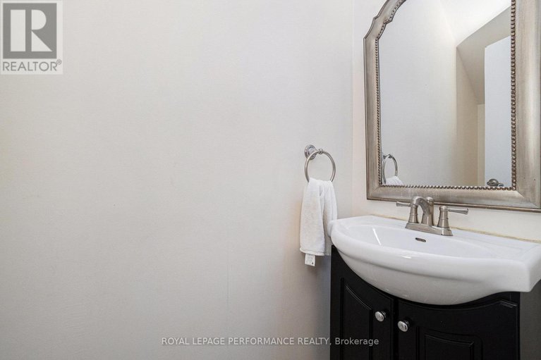 28407547/55-argyle-avenue/ottawa-centregolden-triangle/ottawa/ontario/K2P1B3_14