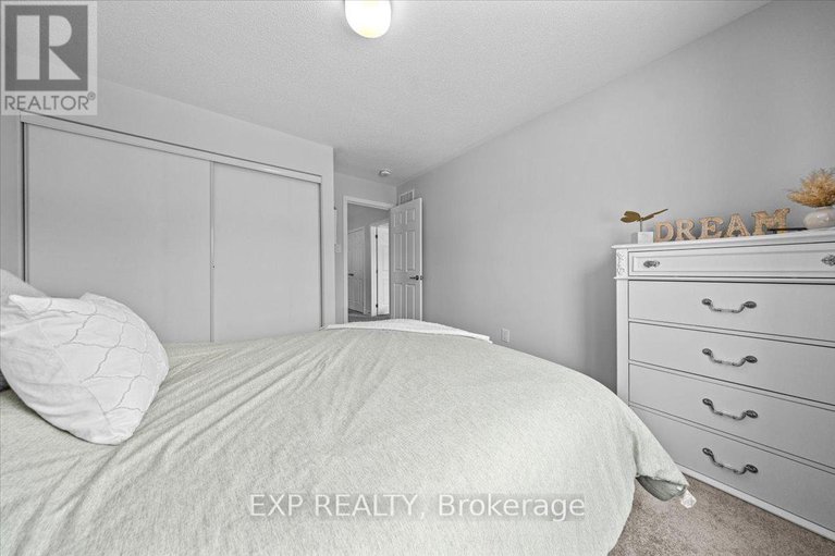 29305395/307-686-quilter-row/goulbourn-twp-from-franktown-rdsouth-to-rideau/ottawa/ontario/K0A2Z0_30