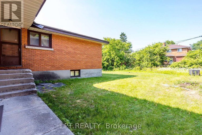 28501129/648-parkview-road/westborohampton-park/ottawa/ontario/K1Z6E5_8