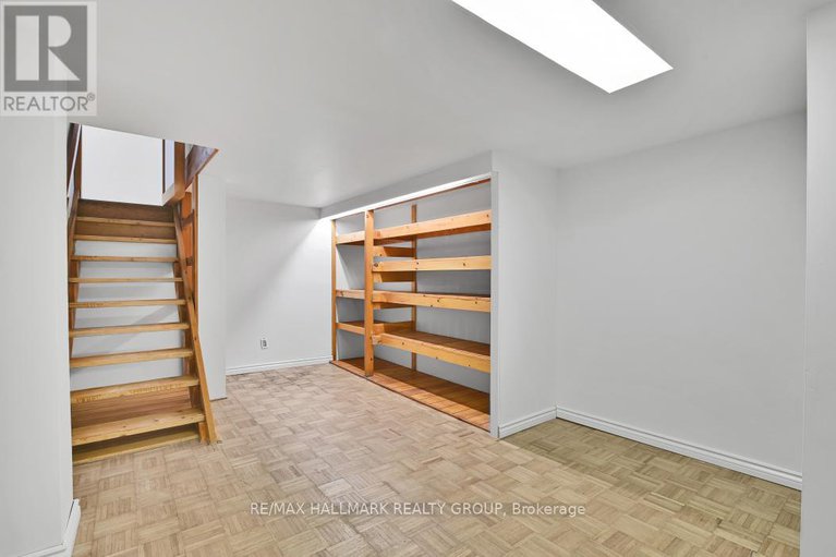 28631484/33-rockcliffe-way/lindenlea/ottawa/ontario/K1M1B3_32