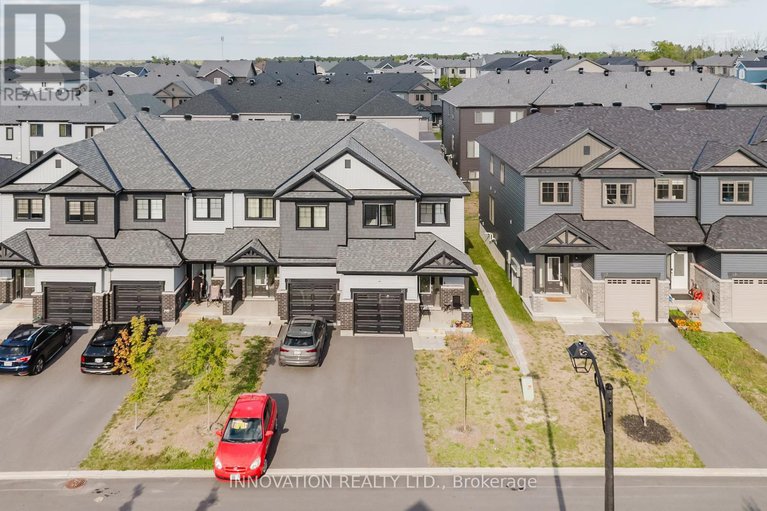 28861165/25-atop-lane/blossom-parkkemp-parkfindlay-creek/ottawa/ontario/K1X1G6_3
