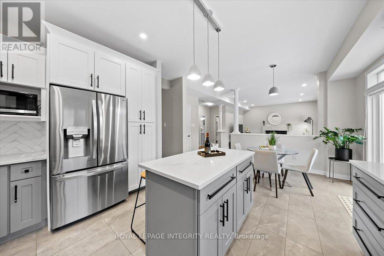 29259363/32-eliza-crescent/stittsville-south/ottawa/ontario/K2S2A3_18