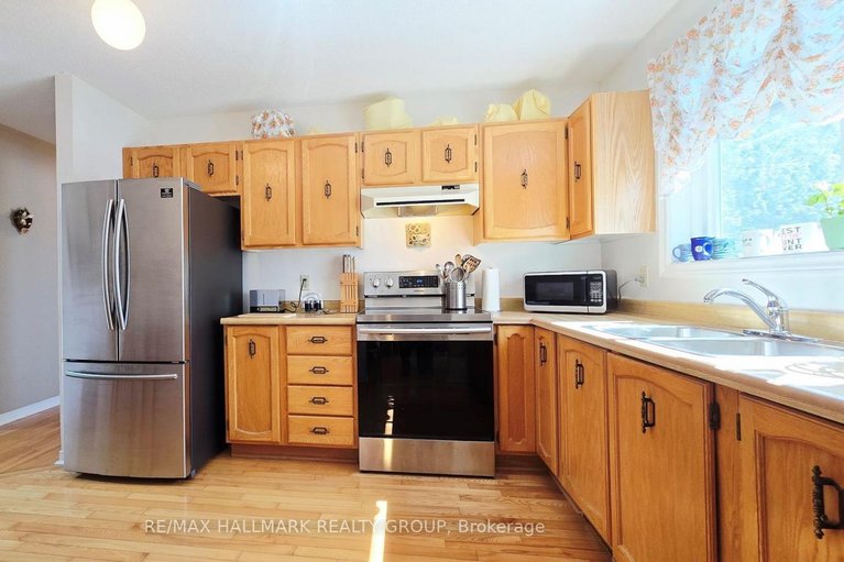 29675642/119-archie-street/constance-bay/ottawa/ontario/K0A3M0_11