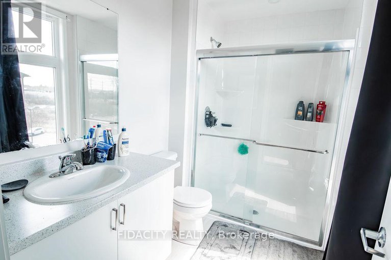 28146054/h-225-citiplace-drive/city-viewskylinefisher-heightsparkwood-hills/ottawa/ontario/K2E0A8_8