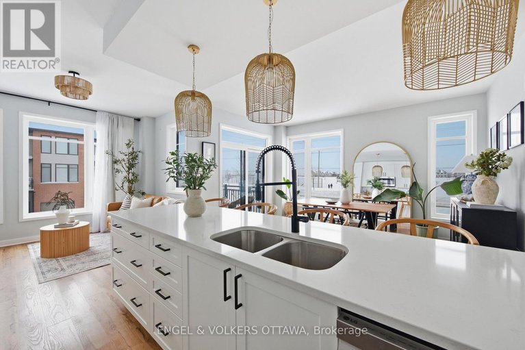 29401223/138-visor-private/emerald-meadowstrailwest/ottawa/ontario/K2V0S6_14