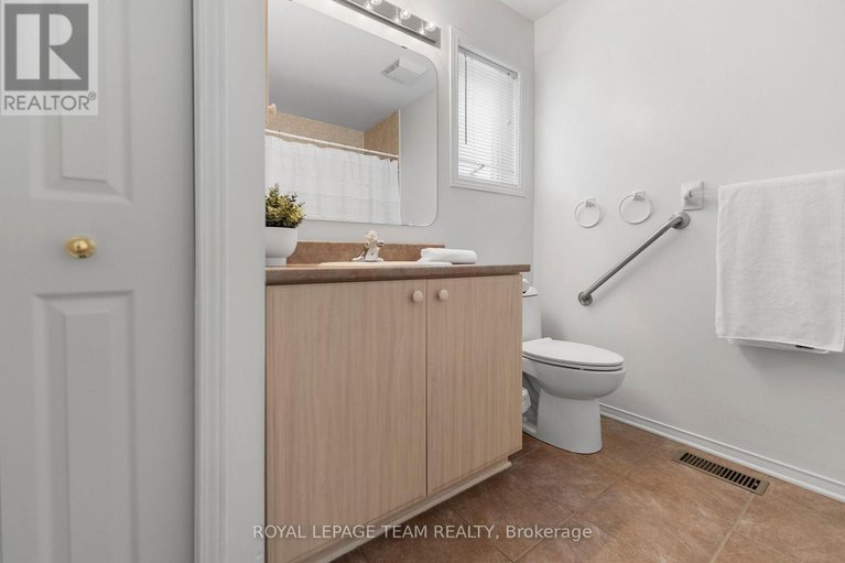 29346169/13-melville-road/arnprior/arnprior/ontario/K7S3Z8_39