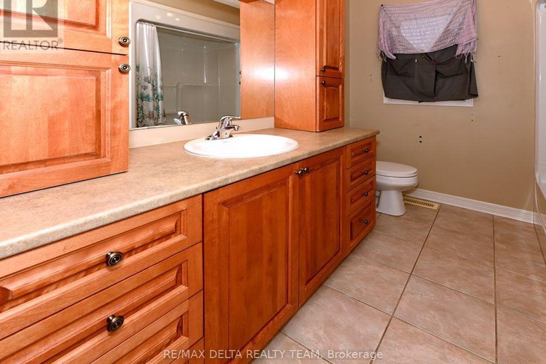 29095363/150-sandra-crescent/town-of-rockland/clarence-rockland/ontario/K4K1N7_18