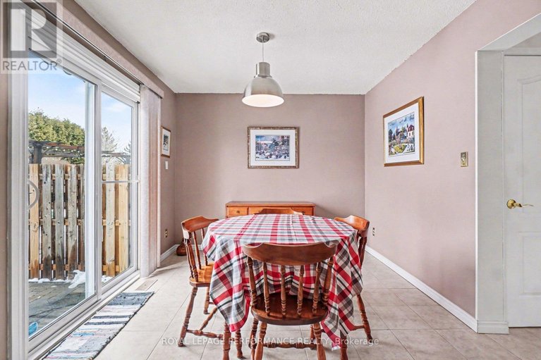 29484795/299-mockingbird-drive/chatelaine-village/ottawa/ontario/K1E2A4_10