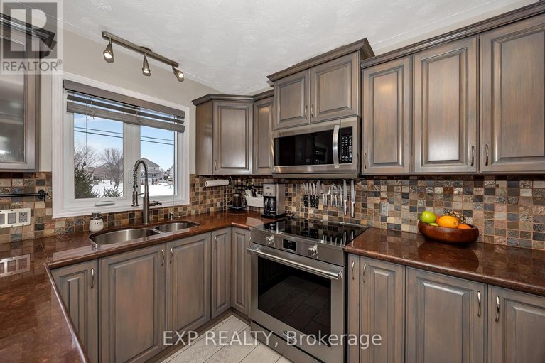 29513771/806-laval-street/casselman/casselman/ontario/K0A1M0_11