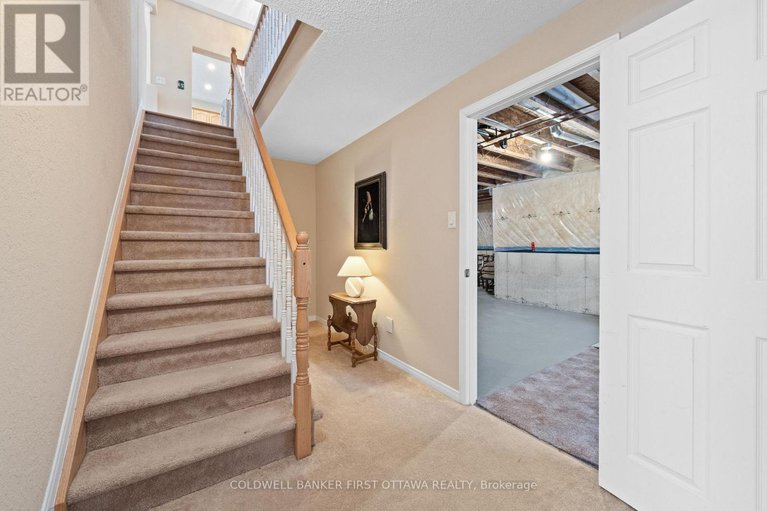 29386264/19-fencerow-way/stonebridge/ottawa/ontario/K2J4X8_32